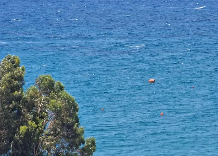 White Sea View דירה לימסול